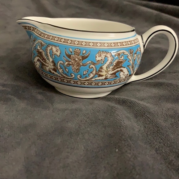 Wedgwood Other - Wedgwood Florentine turquoise creamer